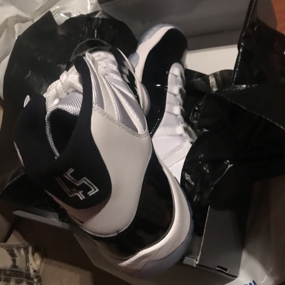 Air Jordan Retro 11 sz10 men’s main image 4